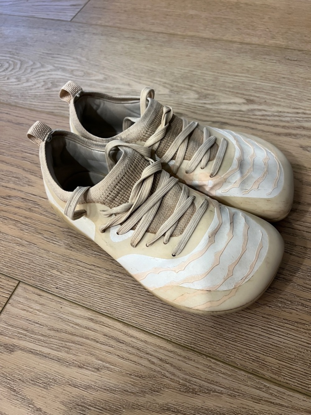 Natur natural movement cleats boys size 5